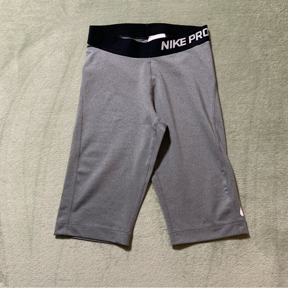 NIKE PRO - Shorts - Picture 2 of 5